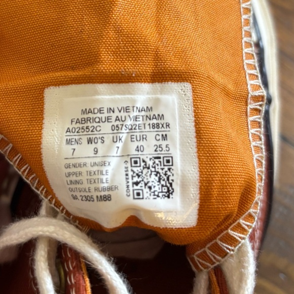 Converse Chuck 70 Hi Men's 7 / Women’s 9 Monarch Rugged Orange/Egret Sneaker - Picture 12 of 12